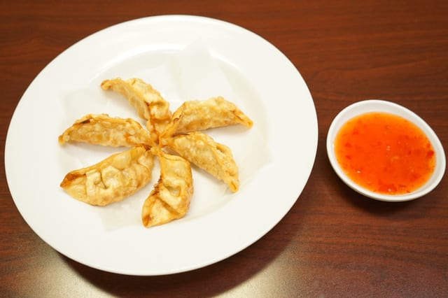 Pork Gyoza (6 pc).